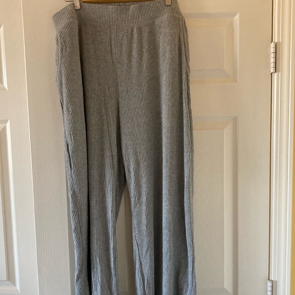Wide leg grey sweat pants size XL